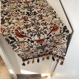 Bordløber i jacquard med vintageblomster og fugle samt kvaster
