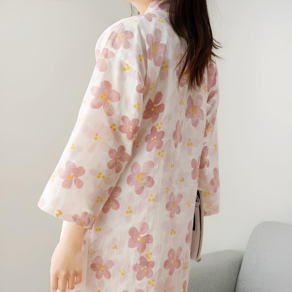 Badekåbe til kvinder i bomuld med blomstermønster i yukata-stil