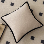 Pudebetræk i fransk vintagestil med vævet jacquardmønster på sofaen