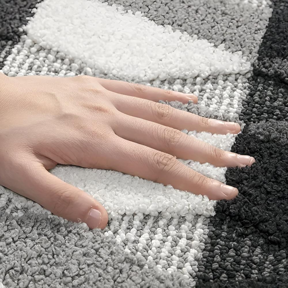 Skridsikker dørmåtte i mikrofiber med geometrisk mønster i entré