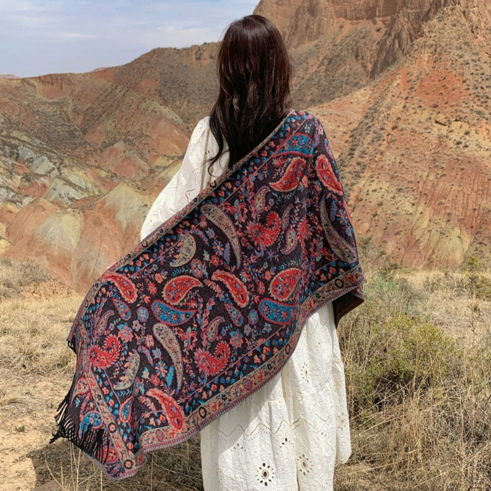 Dobbeltsidet vinterponcho med paisley-mønster til kvinder