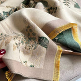 Blomstret dobbeltsidet jacquard tørklæde med frynser i kanten
