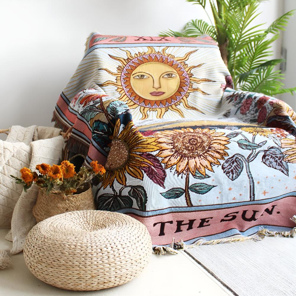 Boho vægtæppe med solen fra tarotkort i jacquardvævning