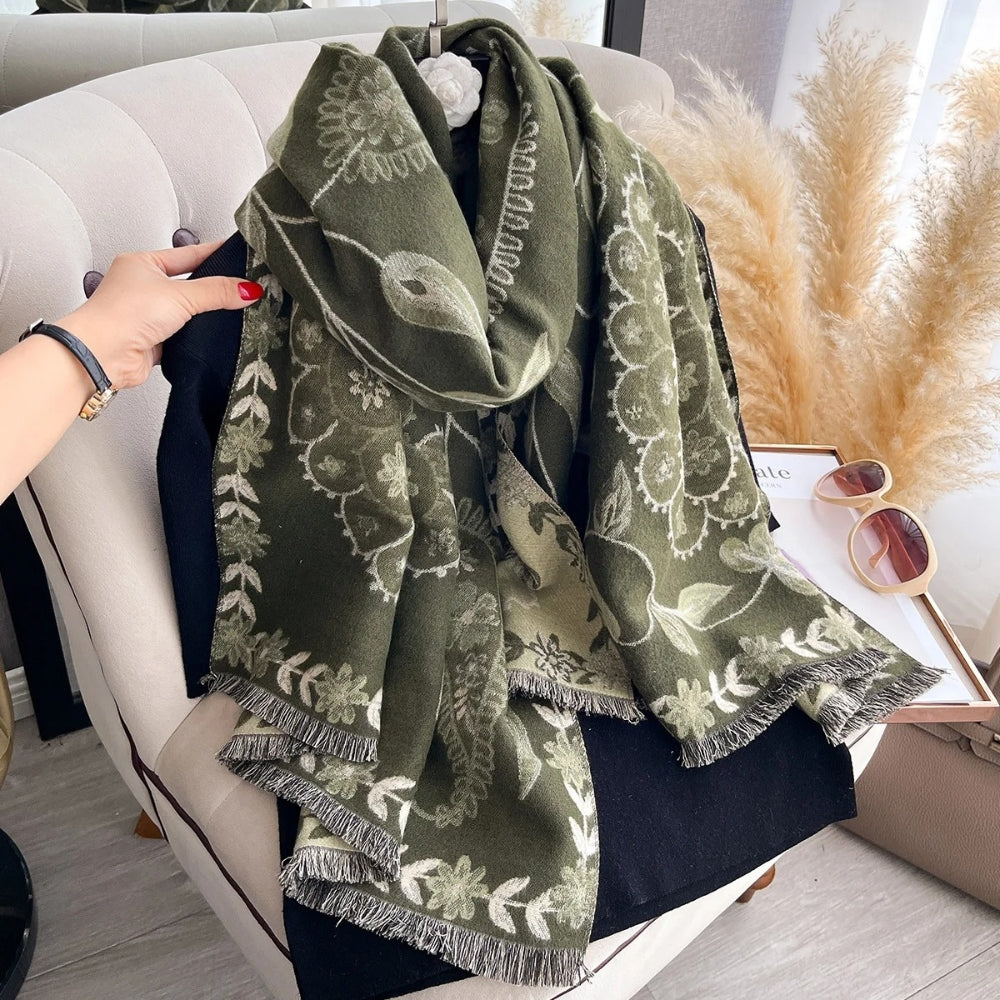 Elegant dobbeltsidet sjal med blomster til vinter