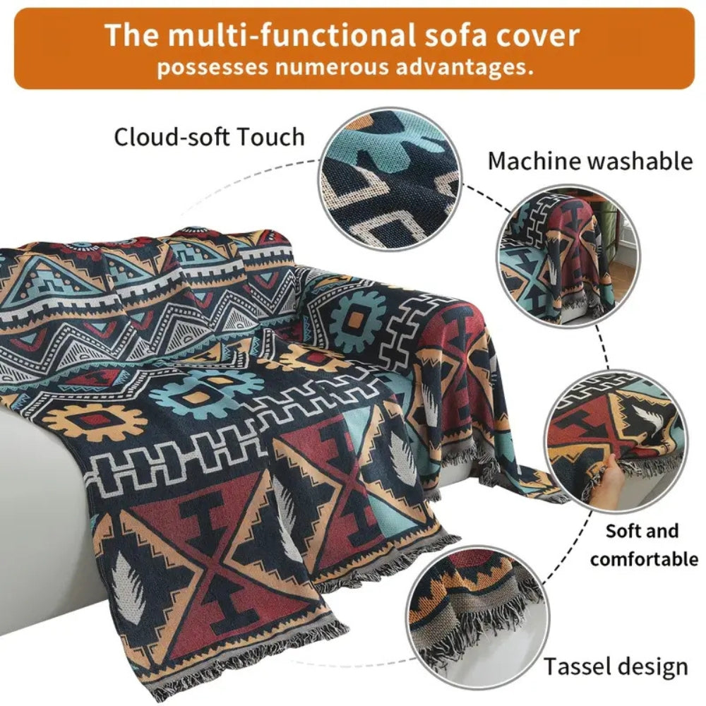 Boho sofabetræk med aztekmønster og kvaster på sofa
