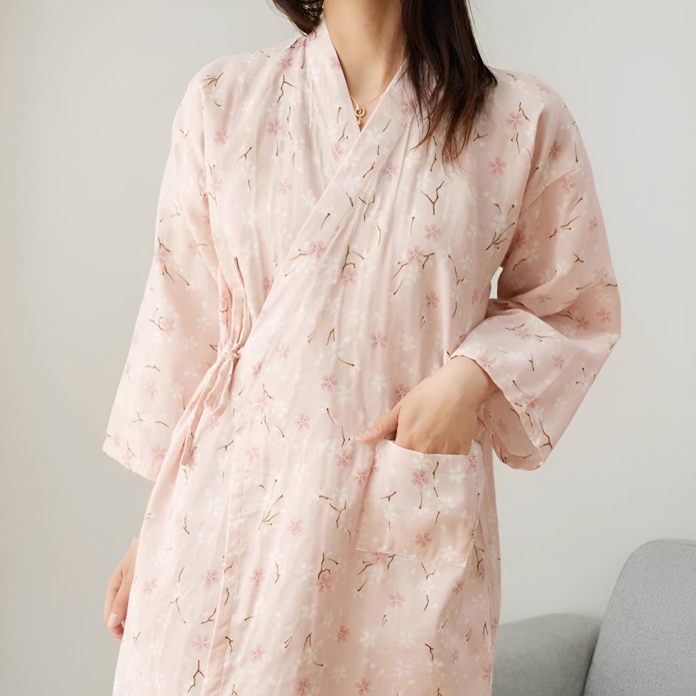 Badekåbe til kvinder i bomuld med blomstermønster i yukata-stil