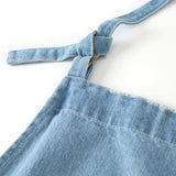 Klassisk forklæde i blå denim med lommer til køkkenet