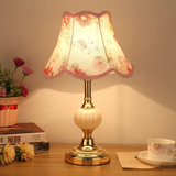 FloraGlow | Bordlampe Vintage - Blomstret Stof LED