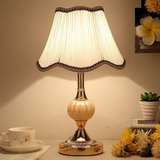 FloraGlow | Bordlampe Vintage - Blomstret Stof LED