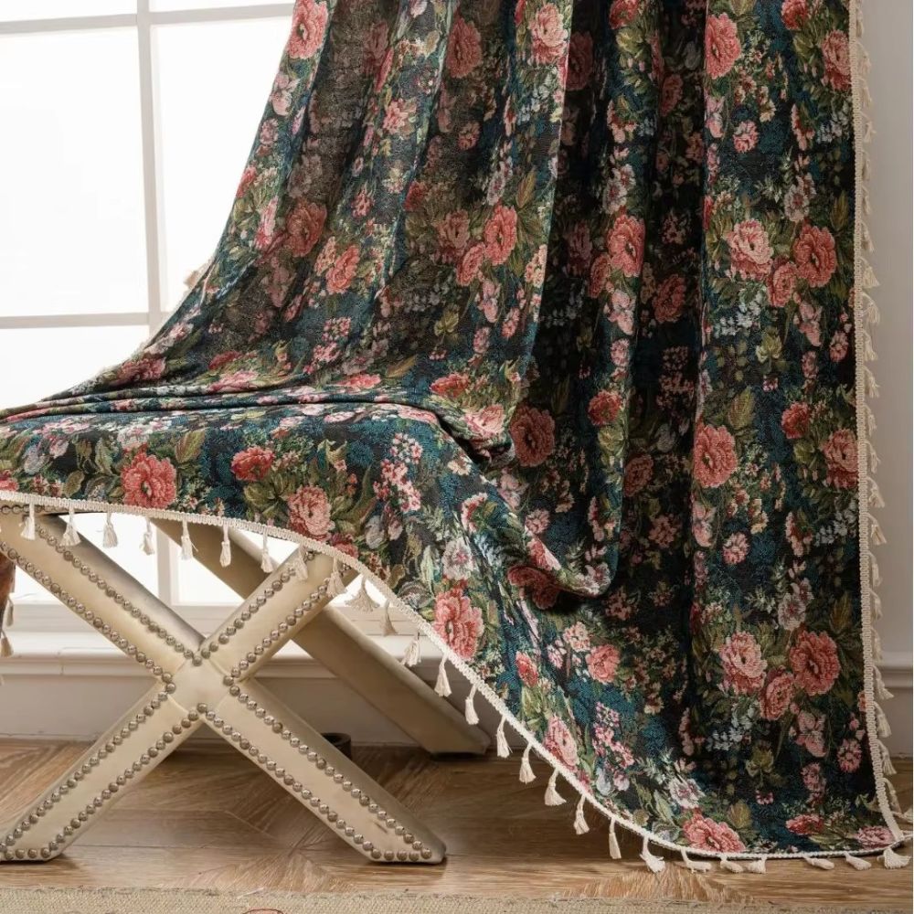FloraLoom | Gardiner Vintage - Blomstret Vaskbar Med Kvaster