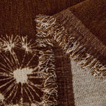 Sofabetræk med mælkebøtteprint i Japandi-stil på sofa