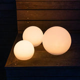 Moderne PE Globe Udendørs Havebelysning LED Genopladelig