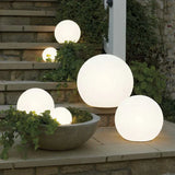 Moderne PE Globe Udendørs Havebelysning LED Genopladelig