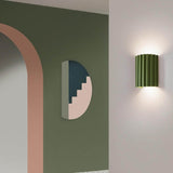 NordicGlow | Moderne Væglampe – LED Ribbet Halvcylinder