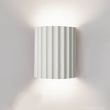 NordicGlow | Moderne Væglampe – LED Ribbet Halvcylinder