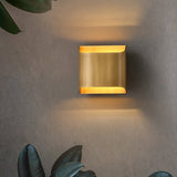 NordicLuma | Væglampe Moderne - Buet Messing LED