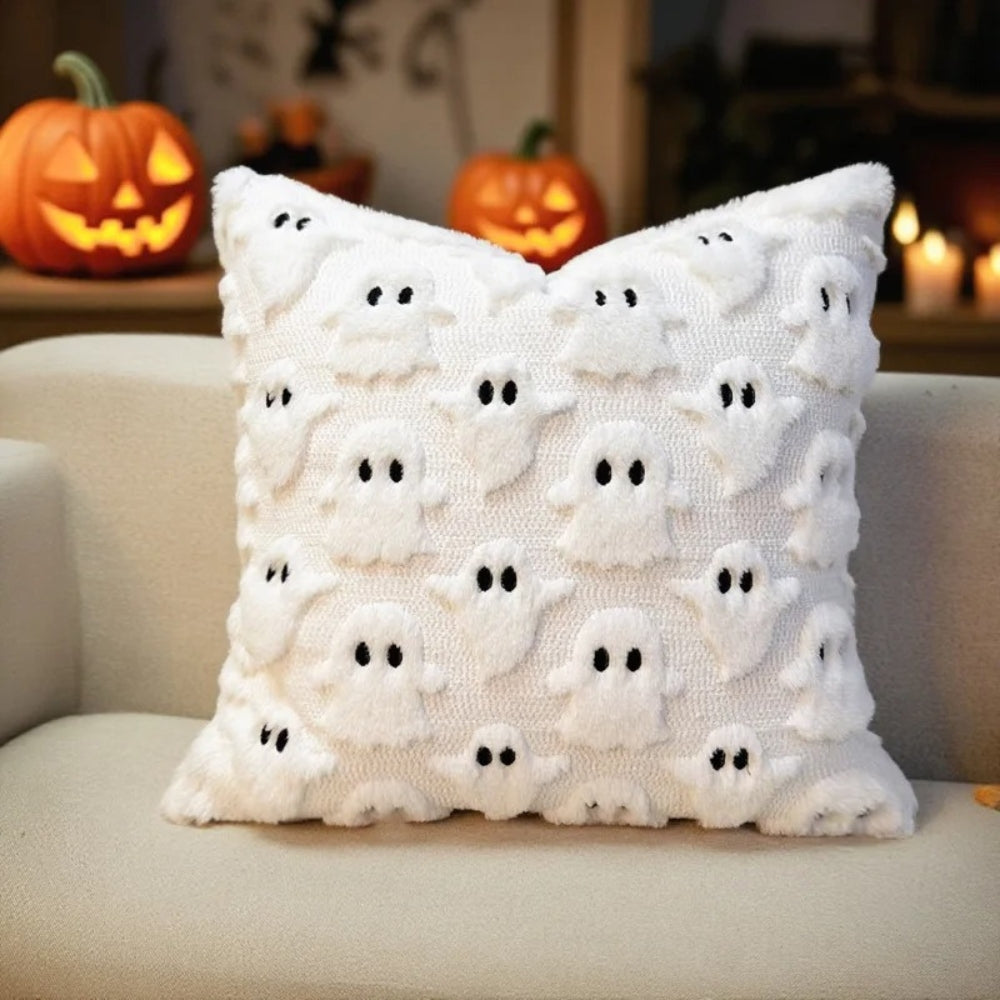 Plysset Halloween pudebetræk med 3D-spøgelse på sofa