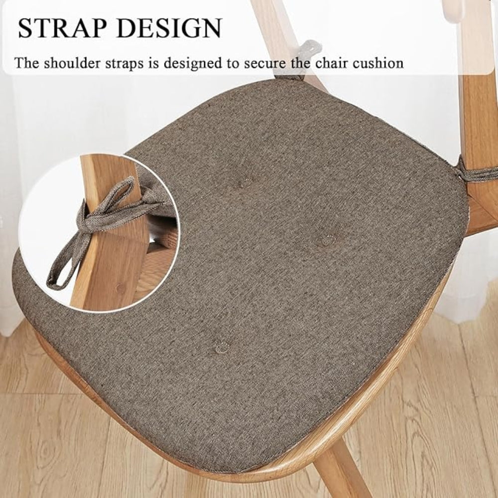 Minimalistisk stolehynde med knapper og bindebånd i neutral farve
