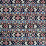 Boho sofabetræk i chenille med jacquardmønster og kvastekant på sofa