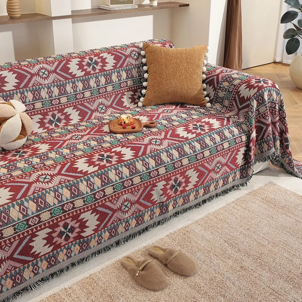 Boho sofabetræk i chenille med jacquardmønster og kvastekant på sofa
