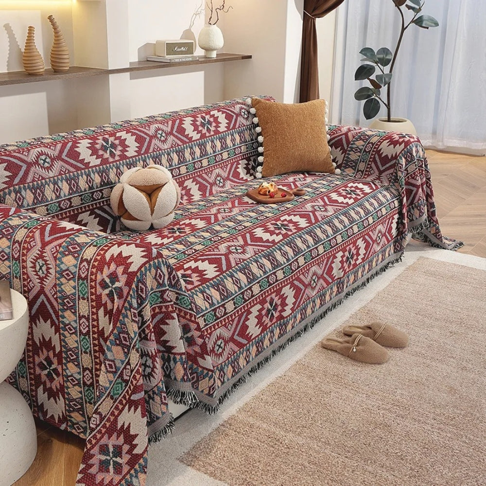 Boho sofabetræk i chenille med jacquardmønster og kvastekant på sofa